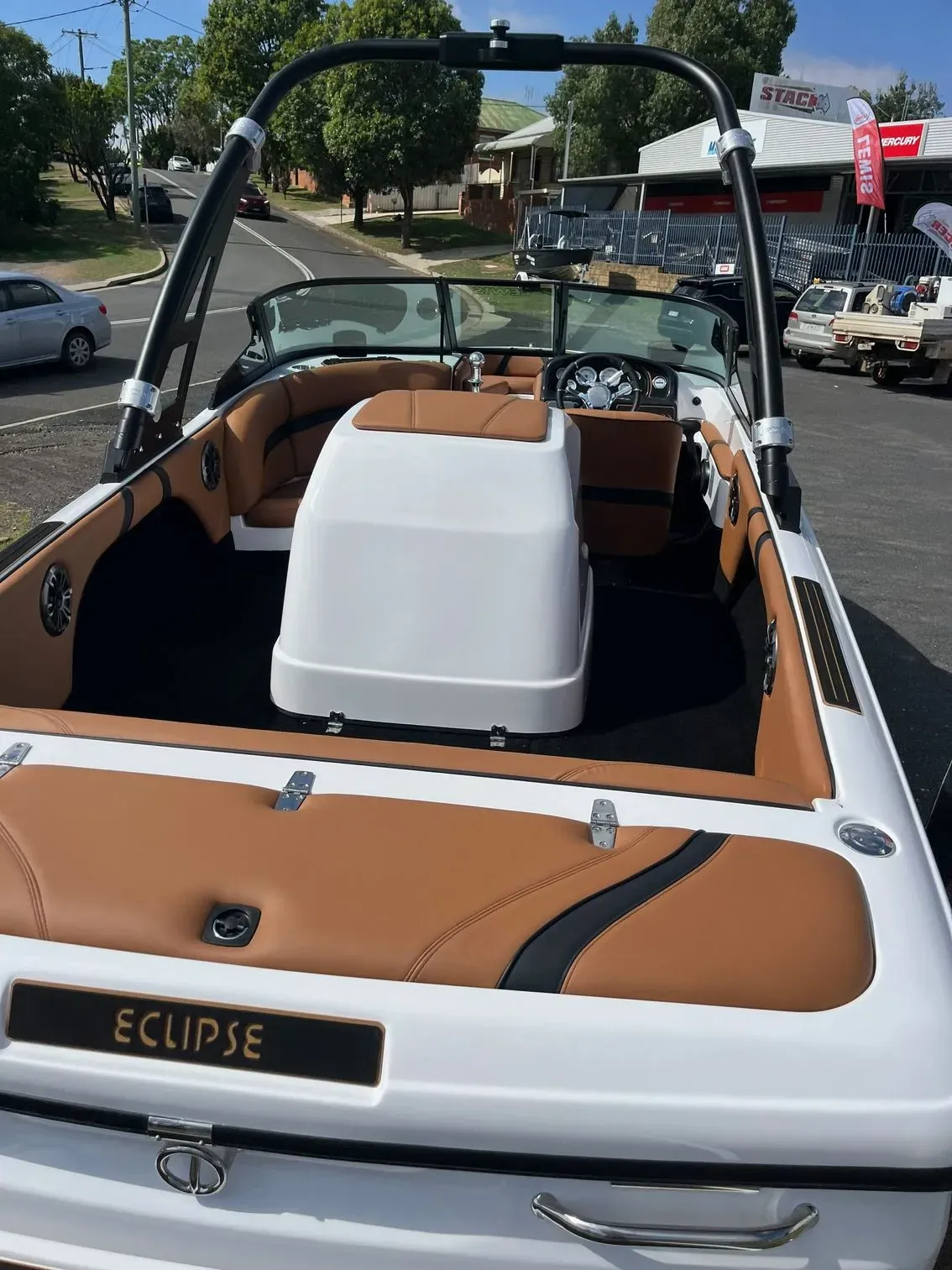 Eclipsewhite1(2)-1920w